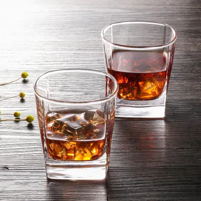 Čaša 250 ml 1/6 WH carre