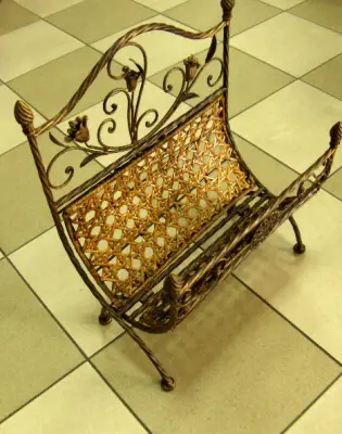 Stalak za časopise A