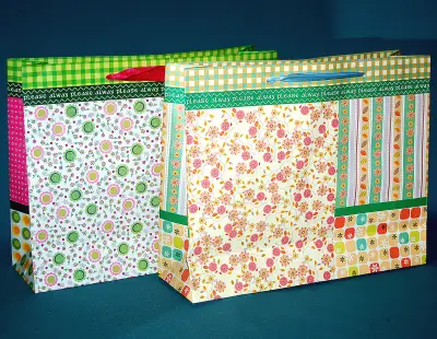 Ukrasna papirna kesa Q22-3 26x33