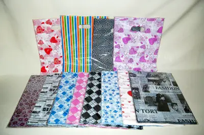 Ukrasna kesa PVC 25x35cm 1/100