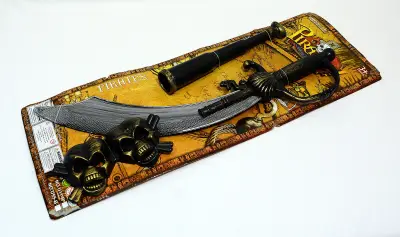 Piratski set durbin,mač,maska