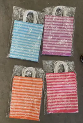 Poklon kesa 31x24,5cm pruge